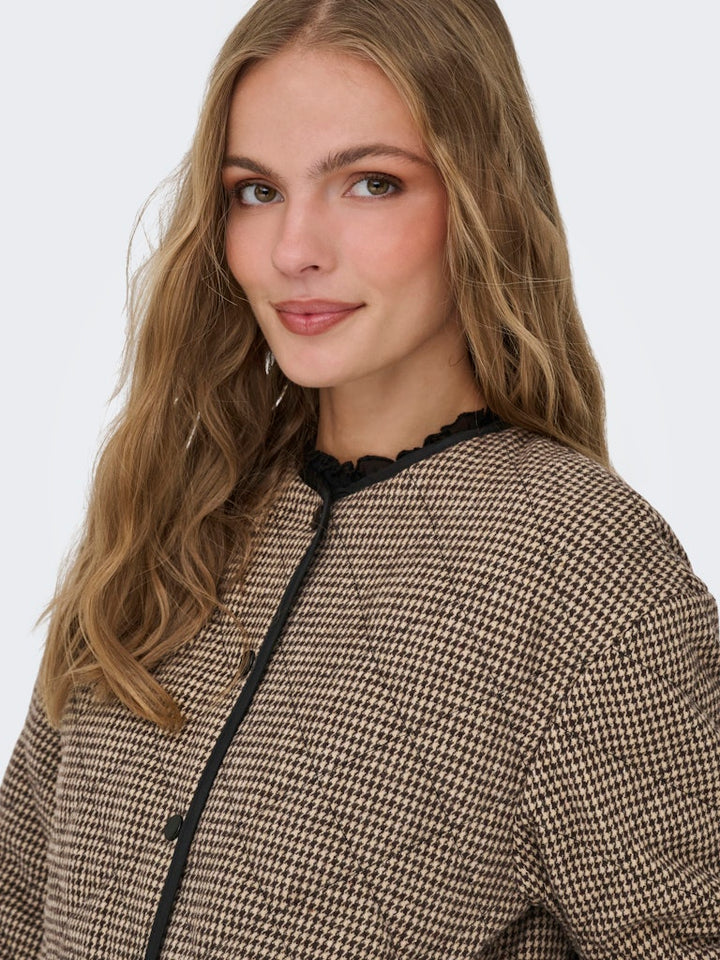 Jdyemery L/s Quilted Shacket Wvn - Bruin Dessin